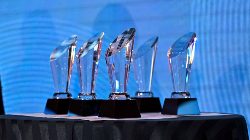 Premios de Negocio BRAVO reconoce a los CEO de Latam Airlines y Atlas, así como a Rappi y al Banco do Brasil. Premios de Negocio BRAVO reconoce a los CEO de Latam Airlines y Atlas, así como a Rappi y al Banco do Brasil.