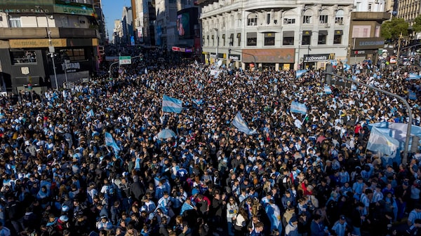 Efeito Messi: queda no consumo de energia desafia sistema elétrico argentino Efeito Messi: queda no consumo de energia desafia sistema elétrico argentino
