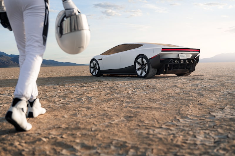 El prototipo rediseñado del Tesla Roadster, presentado por la compañía el 15 de octubre de 2026. El prototipo rediseñado del Tesla Roadster, presentado por la compañía el 15 de octubre de 2026.