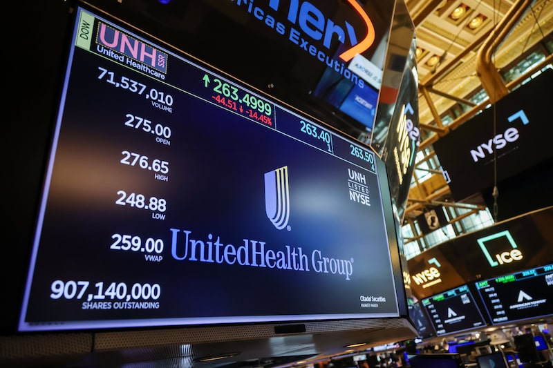 Ventas ocultas de participaciones ayudaron a UnitedHealth a superar metas de Wall Street. Ventas ocultas de participaciones ayudaron a UnitedHealth a superar metas de Wall Street.