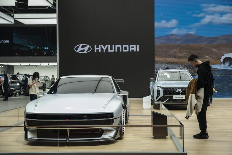 Hyundai está enfrentando pressão nos EUA e na Europa para aumentar a produção nacional de carros sustentáveis Hyundai está enfrentando pressão nos EUA e na Europa para aumentar a produção nacional de carros sustentáveis