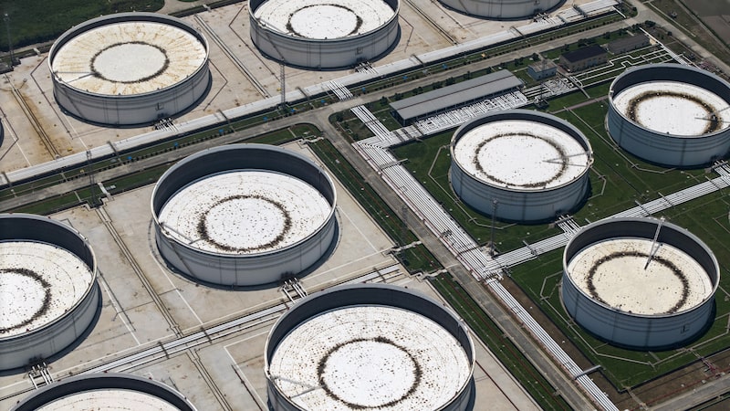 Mideast Crude Oil Flows Hit 98% of Pre-War Level, JPMorgan Says Mideast Crude Oil Flows Hit 98% of Pre-War Level, JPMorgan Says