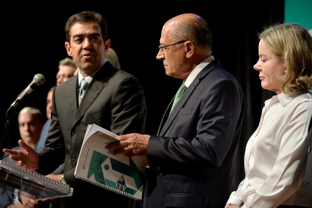 Em 2021, segundo o relatório, a área desmatada foi de 13 mil quilômetros quadrados, quase o triplo dos 4,5 mil quilômetros quadrados registrados em 2012. Em 2021, segundo o relatório, a área desmatada foi de 13 mil quilômetros quadrados, quase o triplo dos 4,5 mil quilômetros quadrados registrados em 2012.