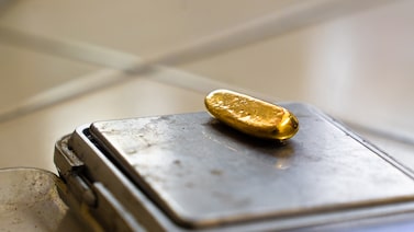 Oro se desploma y sufre su mayor caída en semanas por temor a tasas altas Oro se desploma y sufre su mayor caída en semanas por temor a tasas altas