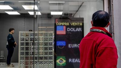 Reformas cambiais de Milei geram pior onda de defaults corporativos desde a pandemia Reformas cambiais de Milei geram pior onda de defaults corporativos desde a pandemia