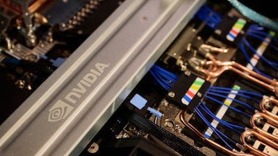 Margem de 75% da Nvidia vira alvo de rivais e ameaça o ‘novo mundo da IA’ Margem de 75% da Nvidia vira alvo de rivais e ameaça o ‘novo mundo da IA’