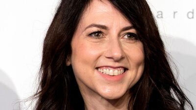 Doações de MacKenzie Scott no último ano chegam a US$ 2,15 bilhões Doações de MacKenzie Scott no último ano chegam a US$ 2,15 bilhões