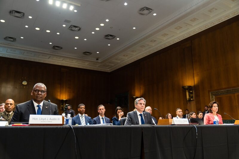 Lloyd Austin, Antony Blinken y Gina Raimondo el 16 de mayo. Lloyd Austin, Antony Blinken y Gina Raimondo el 16 de mayo.