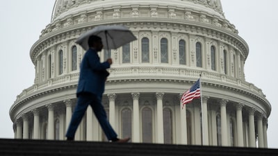 Senado de EE.UU. despeja el camino a Trump para continuar ataques en Irán pese a divisiones Senado de EE.UU. despeja el camino a Trump para continuar ataques en Irán pese a divisiones