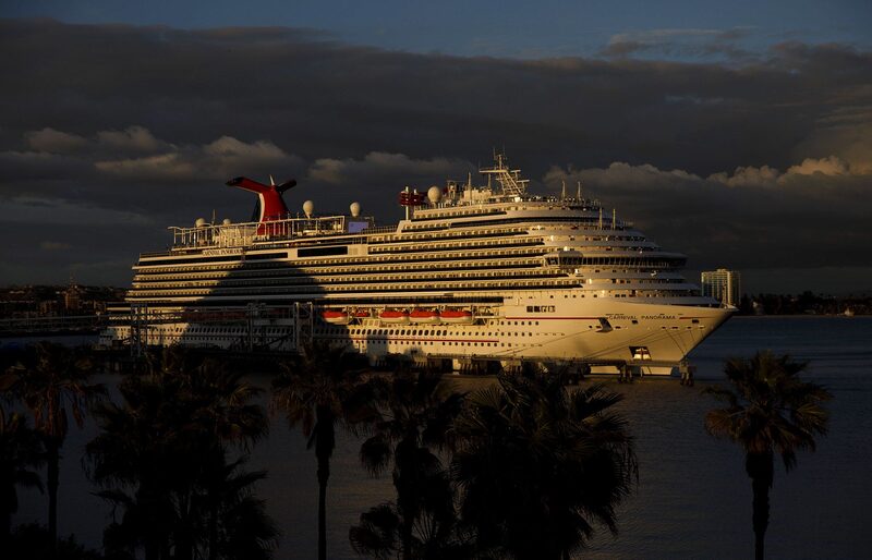 El crucero Carnival Corp. atracado en Long Beach, California, el 7 de marzo de 2020. El crucero Carnival Corp. atracado en Long Beach, California, el 7 de marzo de 2020.