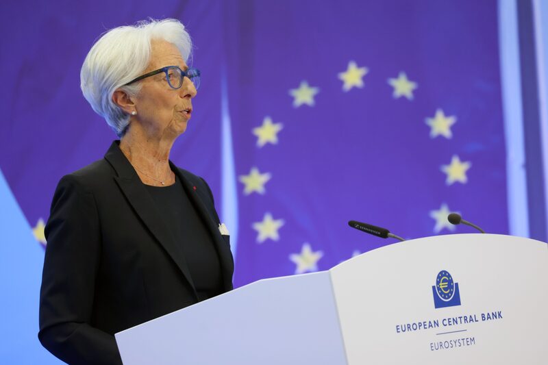 Euro apaga ganhos com frustração de traders após coletiva do BCE Euro apaga ganhos com frustração de traders após coletiva do BCE