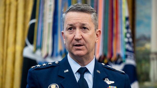 Jefe militar de EE.UU. viaja a Puerto Rico mientras crecen temores de ataques a Venezuela Jefe militar de EE.UU. viaja a Puerto Rico mientras crecen temores de ataques a Venezuela