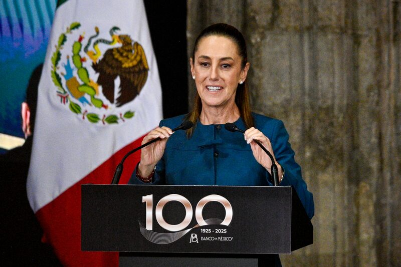 Claudia Sheinbaum, presidenta de México, durante el evento conmemorativo de los 100 años de la fundación de Banxico, en Ciudad de México el 25 de agosto de 2025. Claudia Sheinbaum, presidenta de México, durante el evento conmemorativo de los 100 años de la fundación de Banxico, en Ciudad de México el 25 de agosto de 2025.