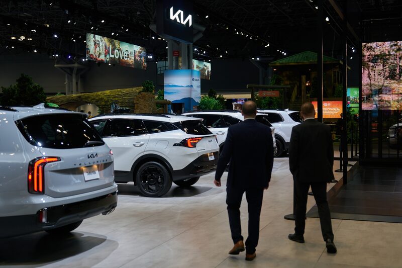 Kia reestructura su estrategia de ventas en EE.UU. y recorta incentivos por aranceles. Kia reestructura su estrategia de ventas en EE.UU. y recorta incentivos por aranceles.