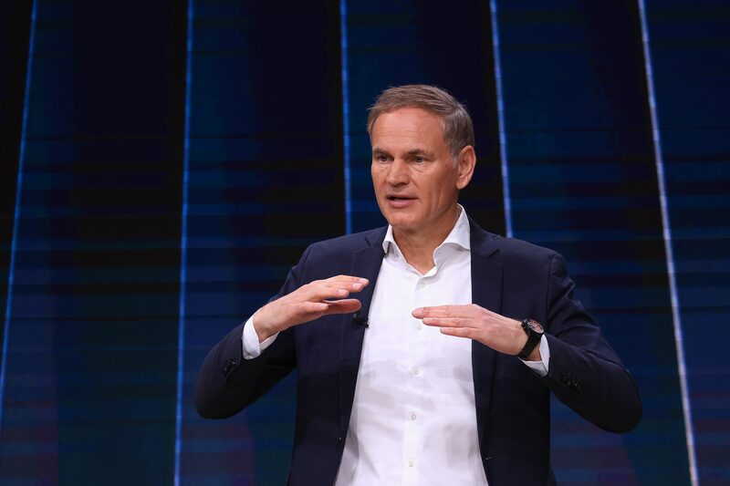 Oliver Blume dirige Porsche desde 2015 y mantuvo el cargo incluso después de suceder a Herbert Diess como CEO de la matriz Volkswagen. Oliver Blume dirige Porsche desde 2015 y mantuvo el cargo incluso después de suceder a Herbert Diess como CEO de la matriz Volkswagen.