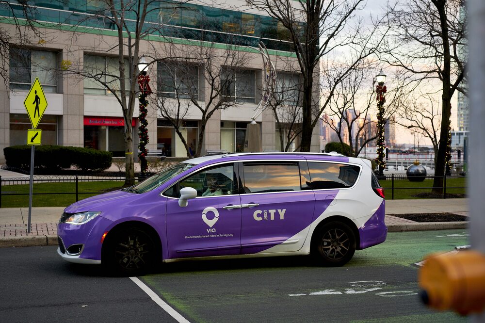 Veículo da  Via Transportation Veículo da  Via Transportation