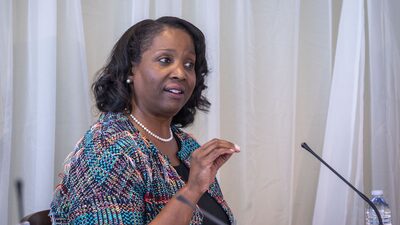 Quem é Lisa Cook, a primeira diretora negra do Fed e que Trump busca demitir Quem é Lisa Cook, a primeira diretora negra do Fed e que Trump busca demitir