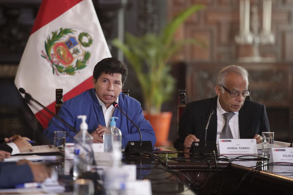 Pedro Castillo y Aníbal Torres son investigados por la Fiscalía de Perú por presuntos delitos de rebelión y conspiración. Pedro Castillo y Aníbal Torres son investigados por la Fiscalía de Perú por presuntos delitos de rebelión y conspiración.