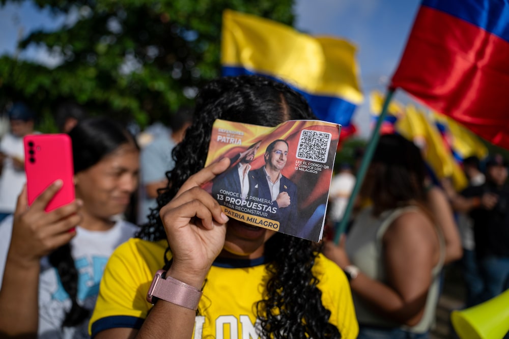 Colombians Vote In Presidential Runoff Election Colombians Vote In Presidential Runoff Election