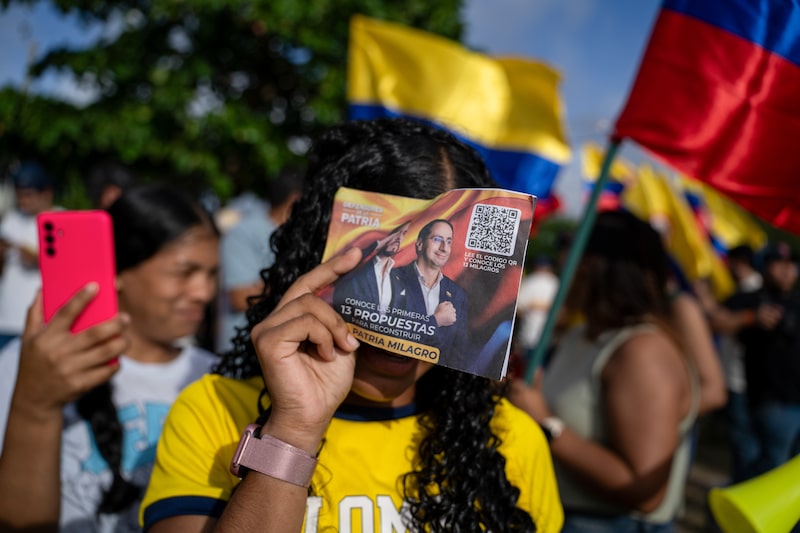 Colombians Vote In Presidential Runoff Election Colombians Vote In Presidential Runoff Election