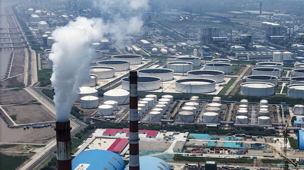 China mira petróleo do Brasil após disparada de preços russos e queda do frete marítimo China mira petróleo do Brasil após disparada de preços russos e queda do frete marítimo