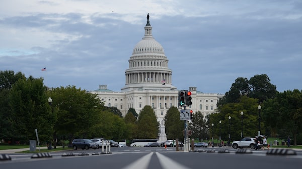 EE.UU. enfrenta presiones sobre su calificación, pero la perspectiva es estable, dice Fitch EE.UU. enfrenta presiones sobre su calificación, pero la perspectiva es estable, dice Fitch