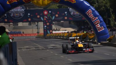 Como a Red Bull alimenta a fortuna desta família de bilionários da Tailândia Como a Red Bull alimenta a fortuna desta família de bilionários da Tailândia