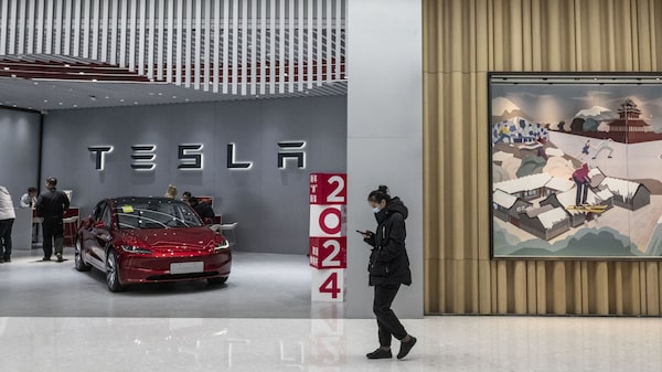 Tesla reduce su producción de autos en China ante un menor crecimiento de las ventas Tesla reduce su producción de autos en China ante un menor crecimiento de las ventas