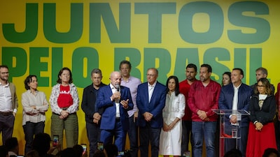 Lula esperava vencer no primeiro turno; agora revê estratégia e busca virada difícil Lula esperava vencer no primeiro turno; agora revê estratégia e busca virada difícil
