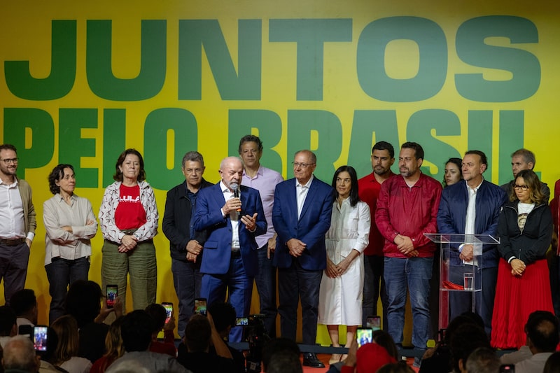 Desempenho abaixo do esperado levou a campanha a suspender atividades públicas e se debruçar sobre os motivos da derrota (Foto: Bloomberg) Desempenho abaixo do esperado levou a campanha a suspender atividades públicas e se debruçar sobre os motivos da derrota (Foto: Bloomberg)