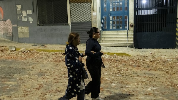 Aumenta a 235 la cifra de muertos por los terremotos en Venezuela Aumenta a 235 la cifra de muertos por los terremotos en Venezuela