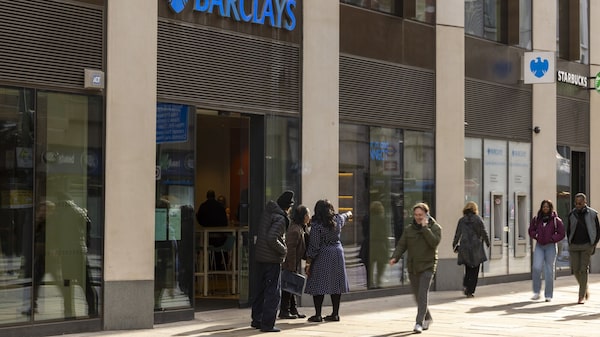 Primas de los banqueros de Barclays se redujeron mucho el año pasado Primas de los banqueros de Barclays se redujeron mucho el año pasado