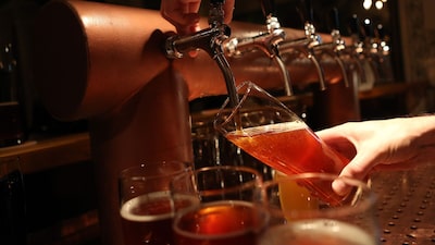 Ele foi um pioneiro da cerveja artesanal. E diz que o mercado sobreviveu ao hype Ele foi um pioneiro da cerveja artesanal. E diz que o mercado sobreviveu ao hype