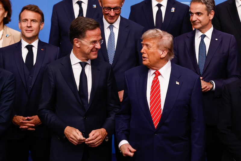 Mark Rutte, a la izquierda, y Donald Trump, durante la cumbre de la OTAN celebrada en La Haya. Fotógrafo: Simon Wohlfahrt/Bloomberg
Mark Rutte, a la izquierda, y Donald Trump, durante la cumbre de la OTAN celebrada en La Haya. Fotógrafo: Simon Wohlfahrt/Bloomberg