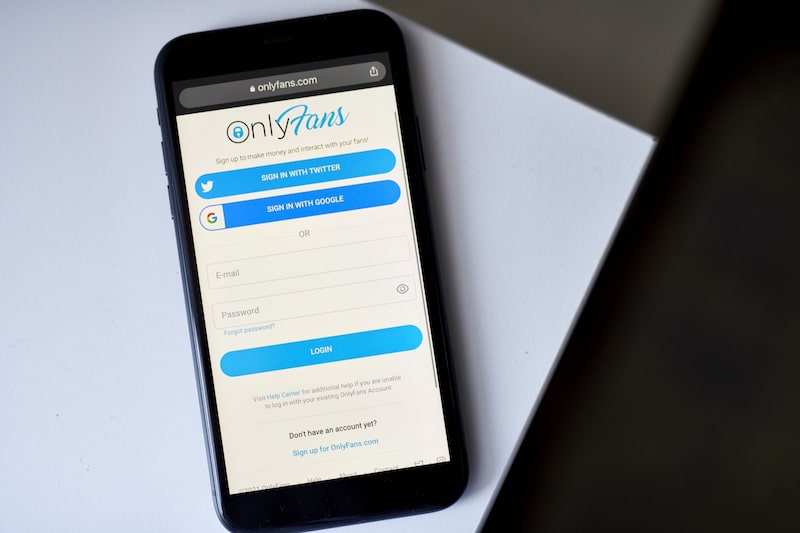 Aplicativo revê política de usuários Aplicativo revê política de usuários