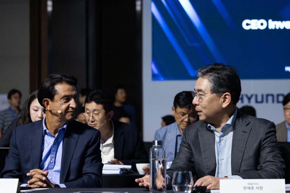 José Muñoz com o atual CEO Jaehoon Chang no Investor Day da Hyundai em Seul em agosto passado (Foto: SeongJoon Cho/Bloomberg) José Muñoz com o atual CEO Jaehoon Chang no Investor Day da Hyundai em Seul em agosto passado (Foto: SeongJoon Cho/Bloomberg)