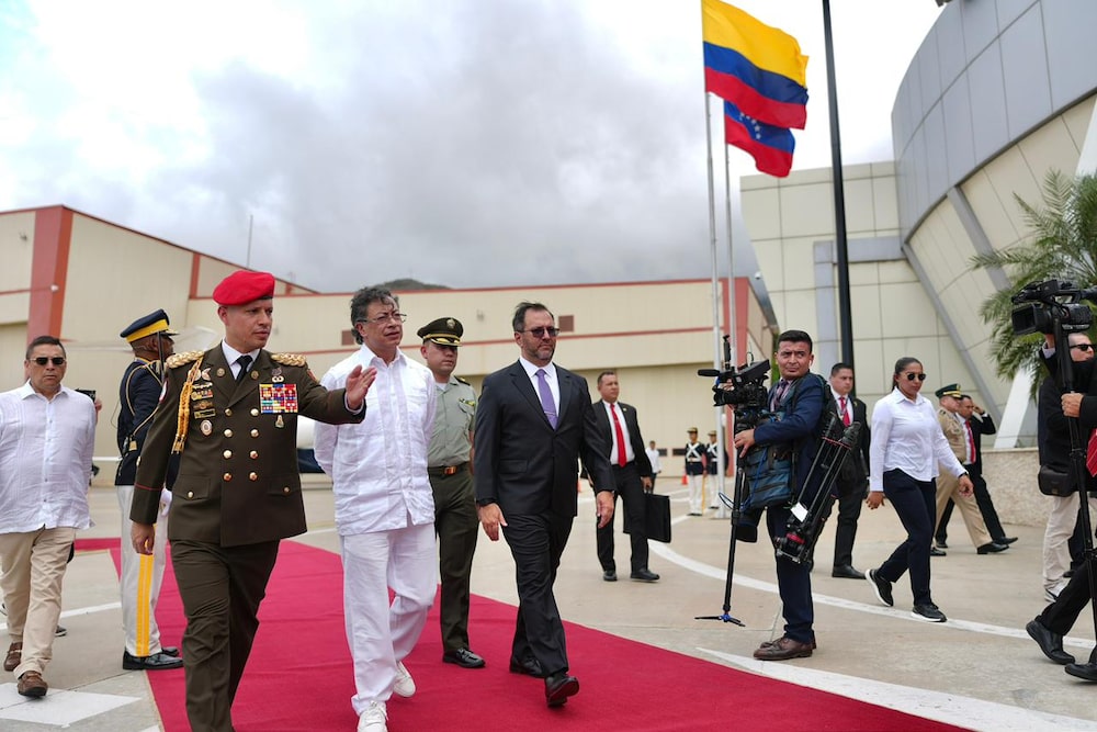 Gustavo Petro visita Venezuela para reunirse con Delcy Rodríguez Gustavo Petro visita Venezuela para reunirse con Delcy Rodríguez