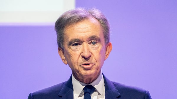 Heredero de Hermès demanda a Arnault y LVMH por US$16.300 millones en acciones perdidas Heredero de Hermès demanda a Arnault y LVMH por US$16.300 millones en acciones perdidas