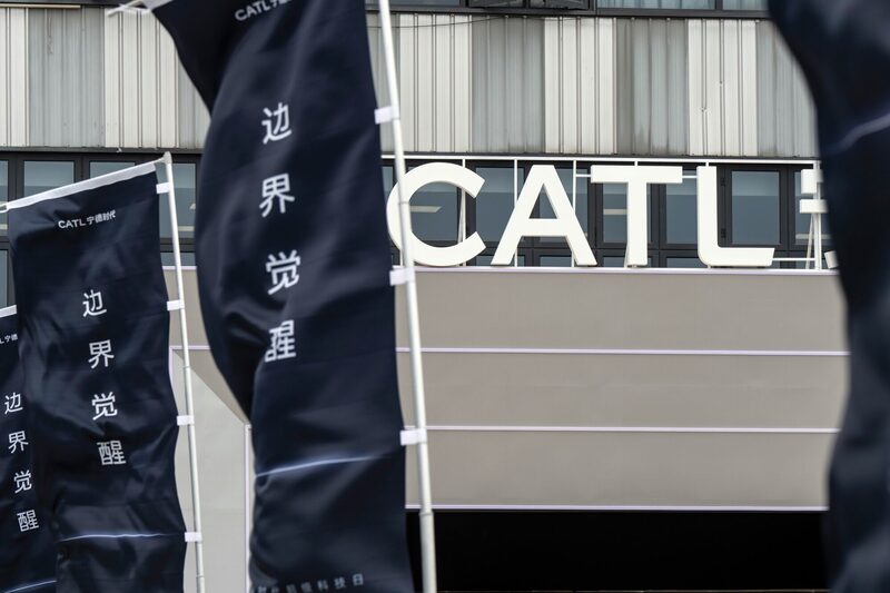 CATL suspende produção na mina de lítio da China por três meses em momento de excesso de capacidade CATL suspende produção na mina de lítio da China por três meses em momento de excesso de capacidade