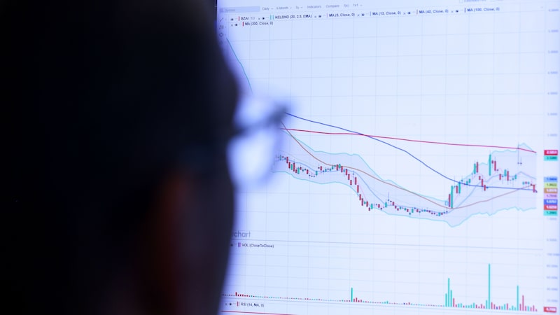 El petróleo y el dólar caen ante el optimismo por el acuerdo entre EE.UU. e Irán El petróleo y el dólar caen ante el optimismo por el acuerdo entre EE.UU. e Irán