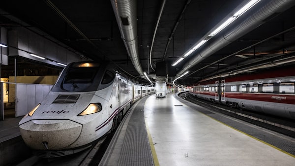 Choque entre dos trenes de alta velocidad en España deja al menos 68 muertos Choque entre dos trenes de alta velocidad en España deja al menos 68 muertos