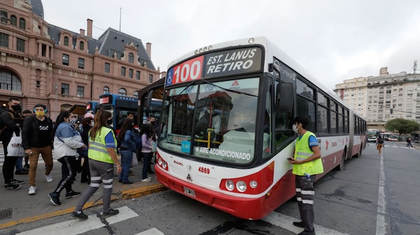 Confirman que se levanta el paro de colectivos hoy: ¿desde qué hora? Confirman que se levanta el paro de colectivos hoy: ¿desde qué hora?