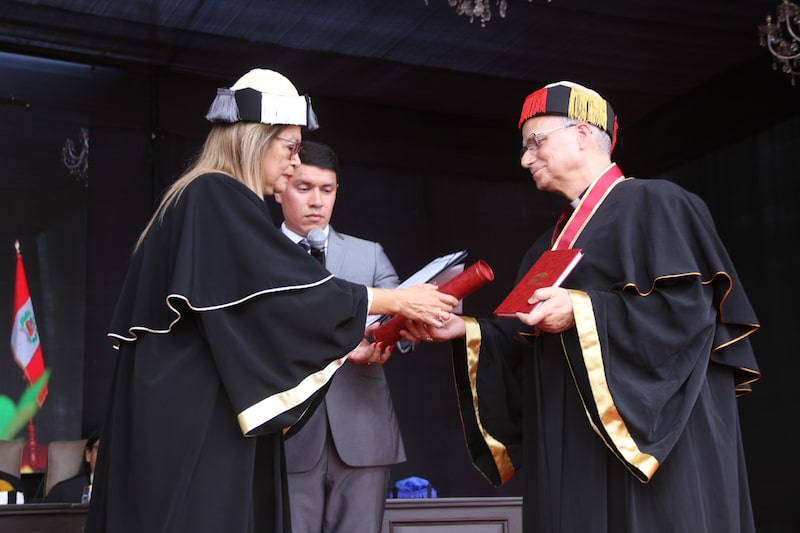 León XIV, el papa que vivió en Perú casi 40 años y que tiene una identificación que no caduca. León XIV, el papa que vivió en Perú casi 40 años y que tiene una identificación que no caduca.