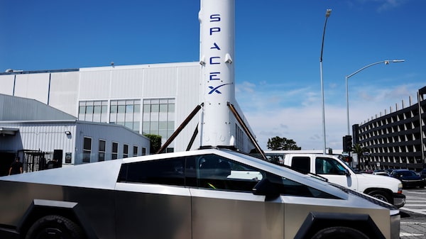 Las apuestas por una fusión con SpaceX refuerzan el atractivo de Tesla en Wall Street Las apuestas por una fusión con SpaceX refuerzan el atractivo de Tesla en Wall Street