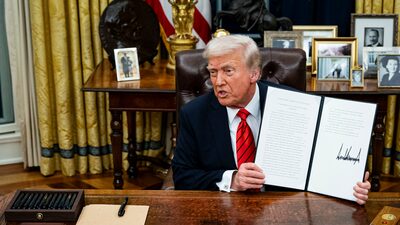 Tarifas são como um imposto sobre consumidores e protegem empresas ineficientes Tarifas são como um imposto sobre consumidores e protegem empresas ineficientes