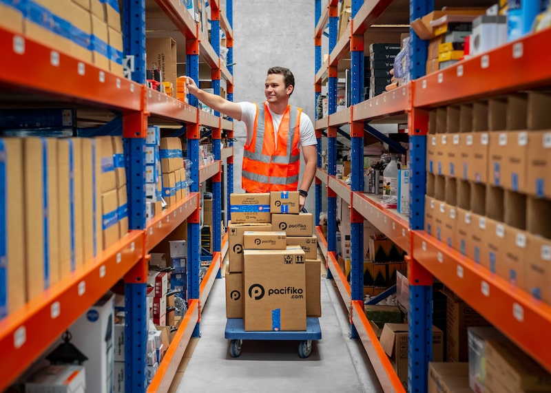 es una plataforma de origen guatemalteco de comercio electrónico fundada en el 2019 por Jorge Schippers, y cuenta con más de 200 proveedores locales e internacionales. es una plataforma de origen guatemalteco de comercio electrónico fundada en el 2019 por Jorge Schippers, y cuenta con más de 200 proveedores locales e internacionales.