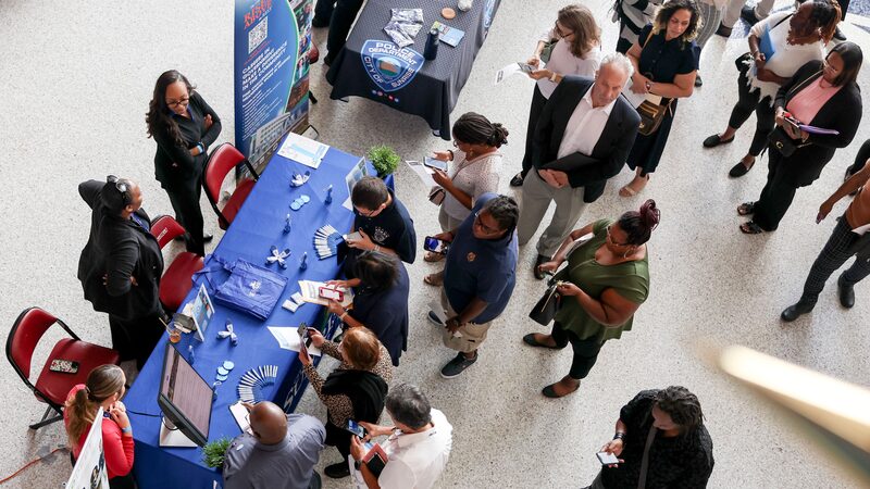 Inestabilidad laboral y caída del consumo revelan riesgos para la economía de EE.UU. Inestabilidad laboral y caída del consumo revelan riesgos para la economía de EE.UU.