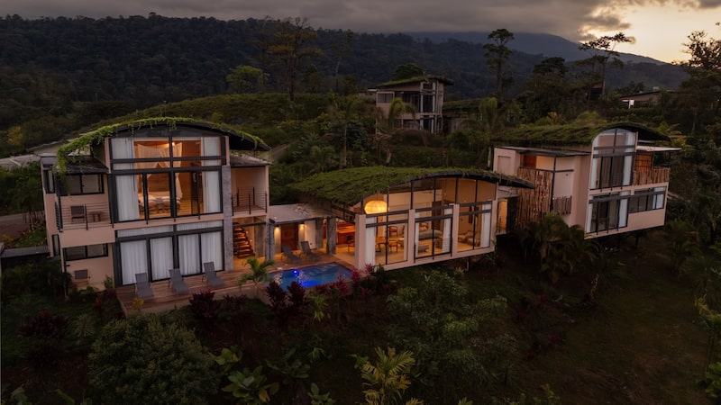 Origins Astral, en Bijagua, Costa Rica. Origins Astral, en Bijagua, Costa Rica.