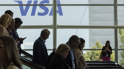 Visa supera las previsiones de Wall Street y asume cargo de US$563 millones por despidos Visa supera las previsiones de Wall Street y asume cargo de US$563 millones por despidos