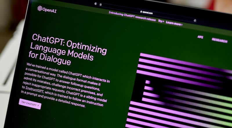 El sitio web de OpenAI ChatGPT acerca de la página en el ordenador portátil dispuesto en el barrio de Brooklyn de Nueva York, EE.UU., el jueves 12 de enero de 2023. El sitio web de OpenAI ChatGPT acerca de la página en el ordenador portátil dispuesto en el barrio de Brooklyn de Nueva York, EE.UU., el jueves 12 de enero de 2023.